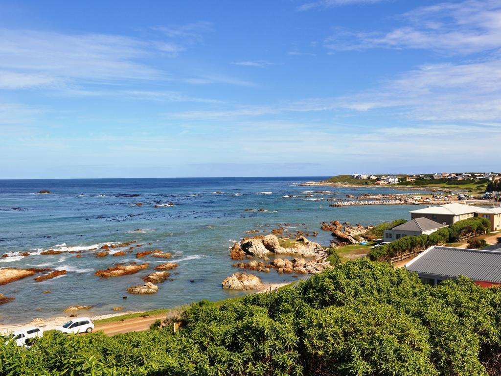 Great White Accommodation * Kleinbaai