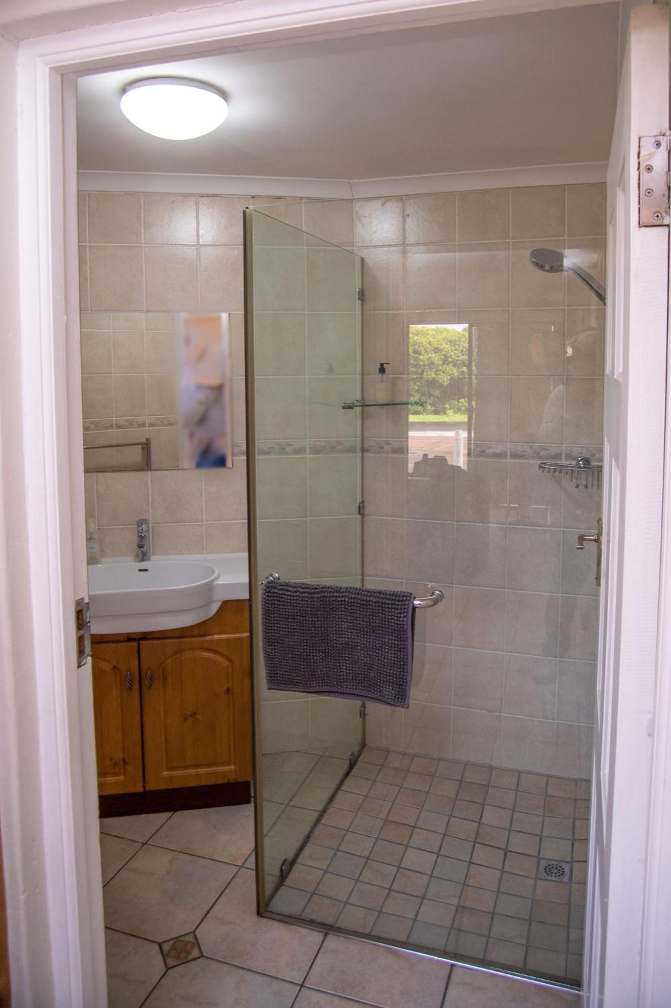 Great White Accommodation Kleinbaai
