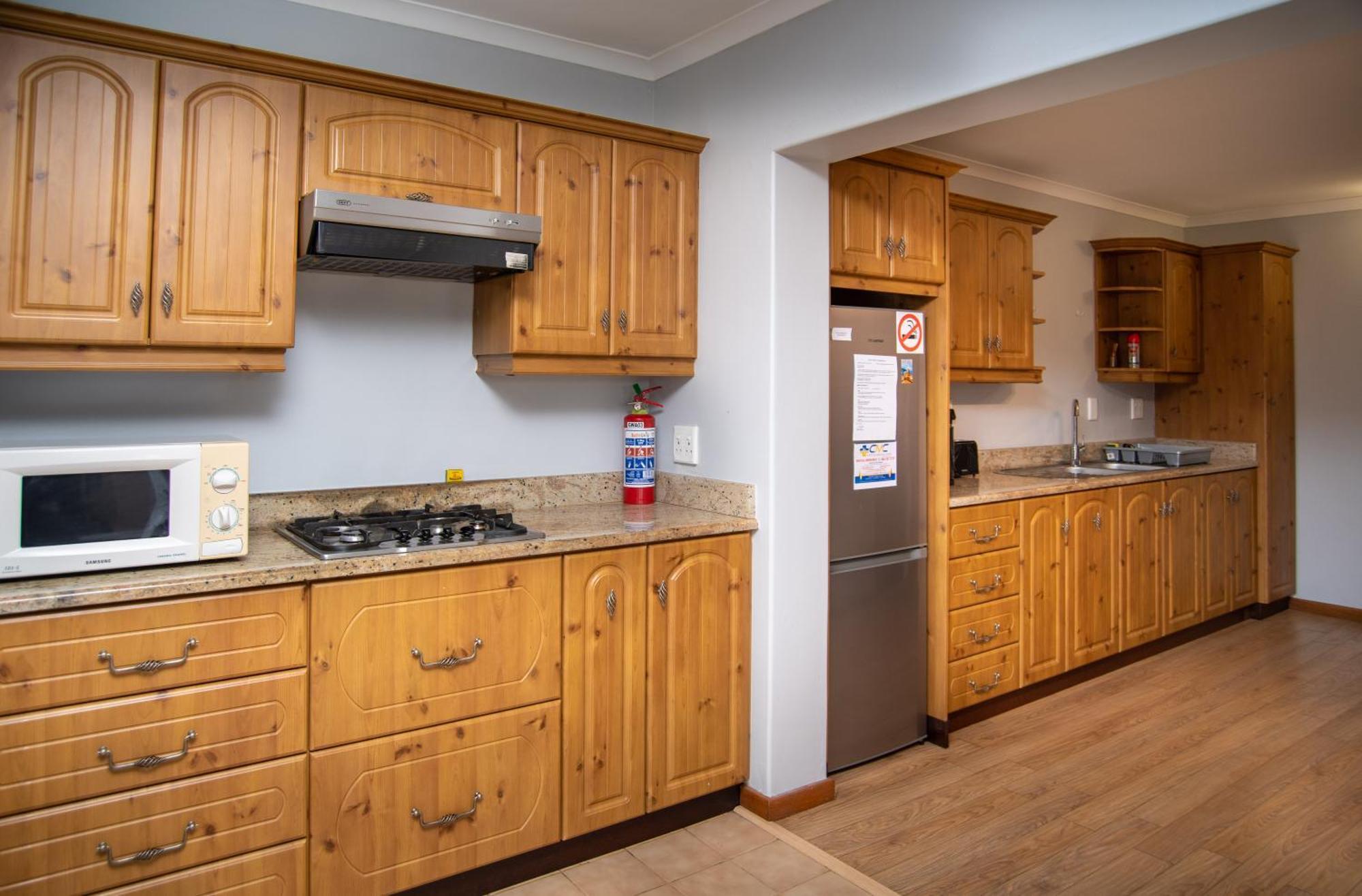 Great White Accommodation Kleinbaai